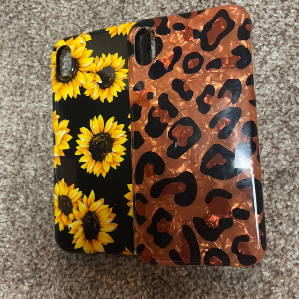 2 IPhone XR cases